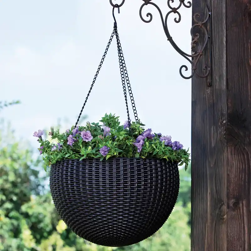 Seulement Aujourd'hui KETER HANGING SPHERE pot de fleurs suspendu à 3 chaînes 8,6 L en résine effet rotin graphite 35 x 35 x 22 cm (229545)